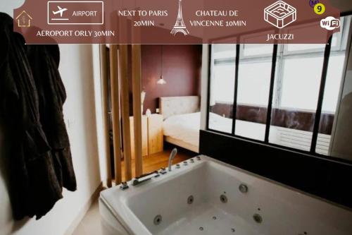 Sweet Love Room Jacuzzi Privatif in Montreuil, France