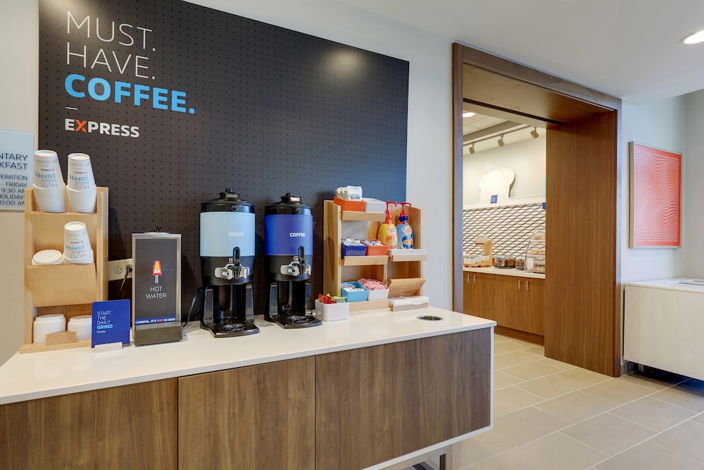 Holiday Inn Express Holly Springs Raleigh Area by IHG - photo 7