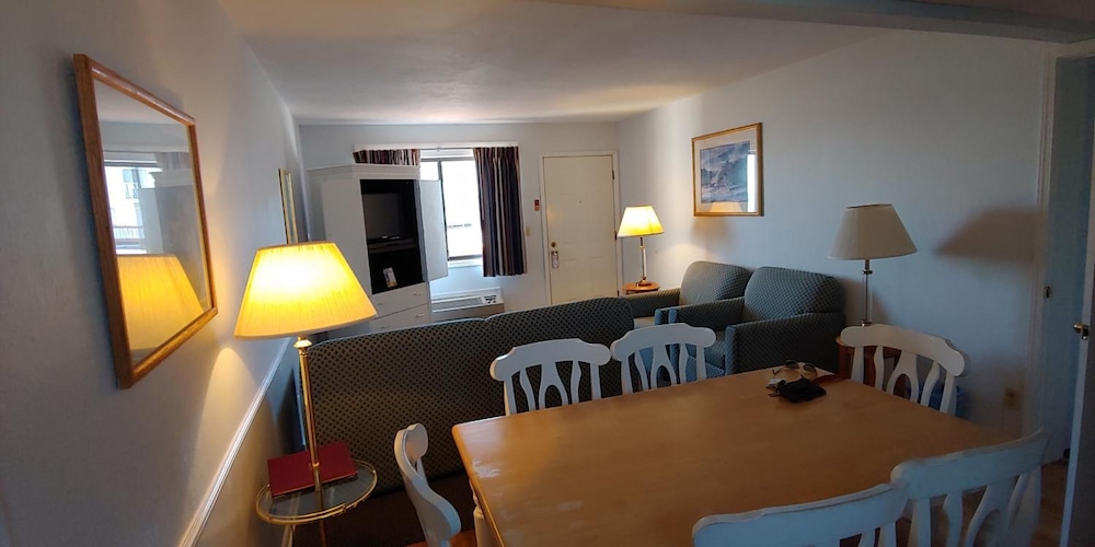 Sunrise Beach Motel - photo 13