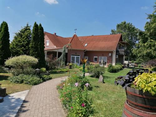 Hartmann Panzió — Barcs — photo 2