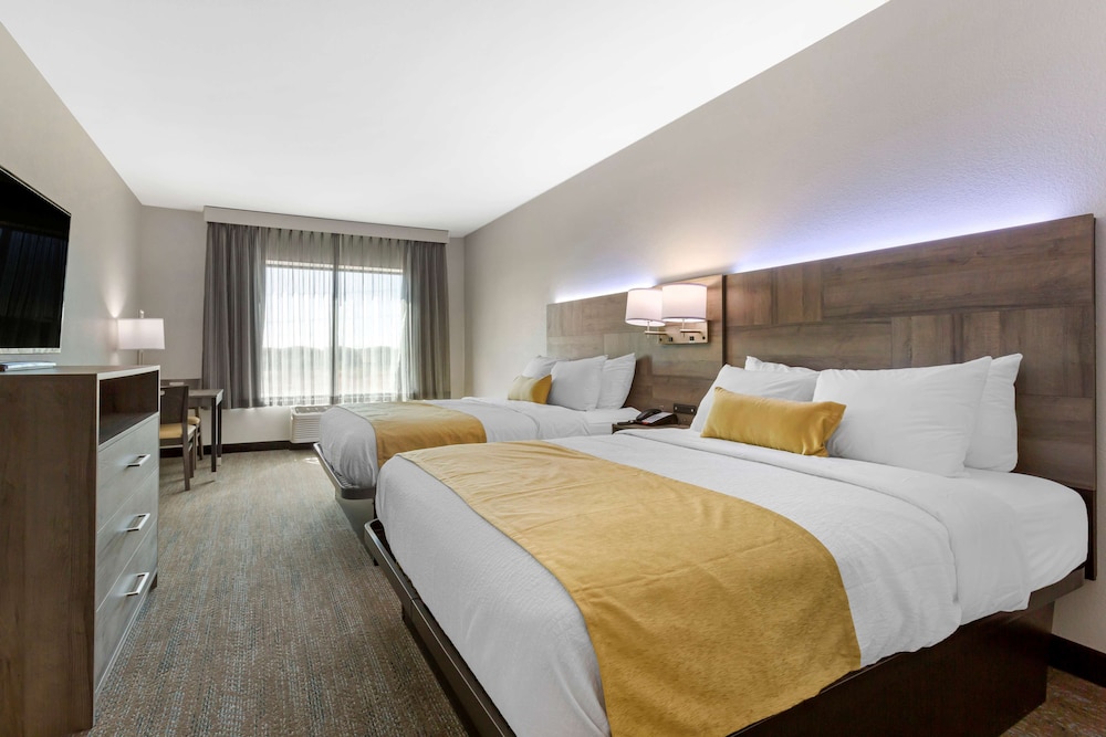 Best Western Plus Executive Residency Phoenix North Happy Valley - photo 14