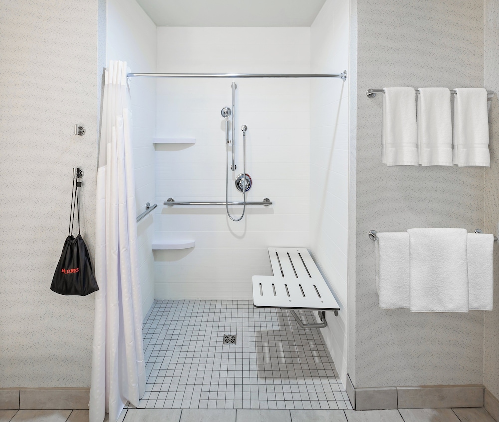 Holiday Inn Express & Suites Coffeyville by IHG - photo 14
