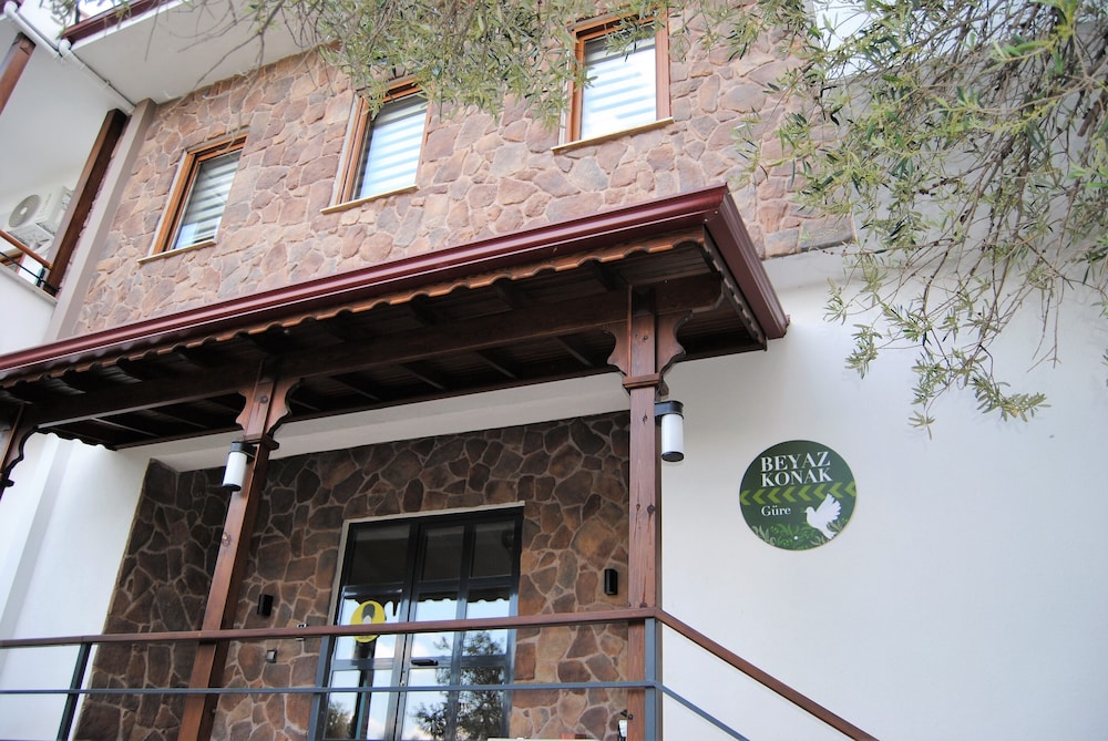 Beyaz Konak Gure in Edremit, Turkey