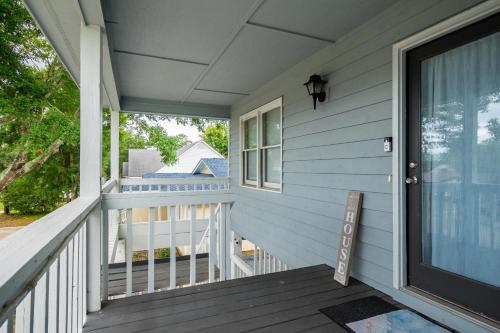 La Isla Bonita by Oak Island Accommodations - photo 42