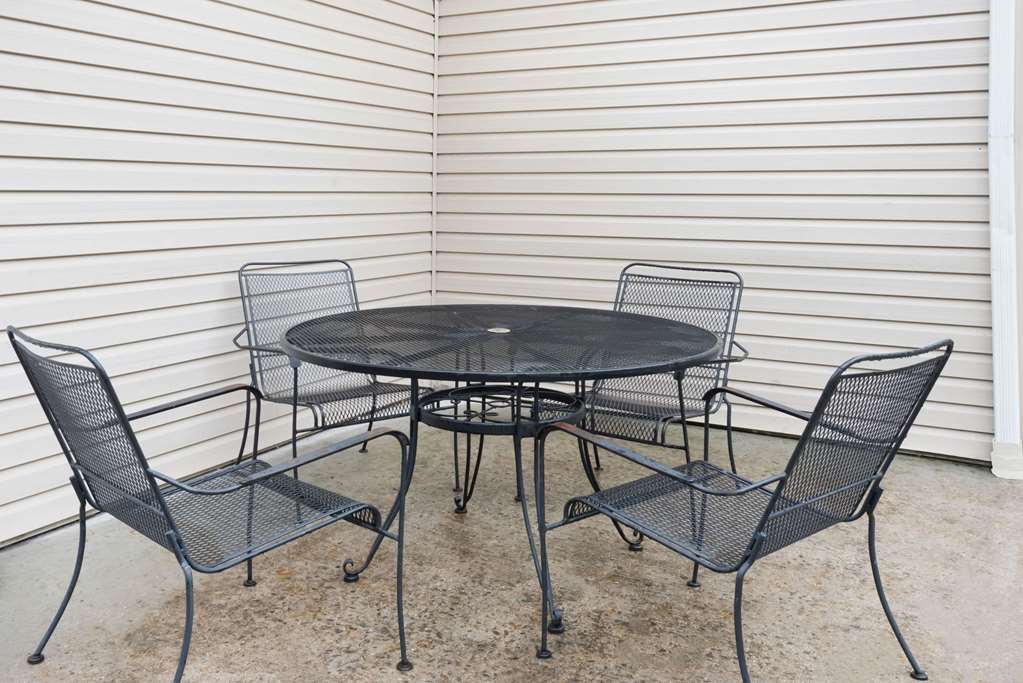 Super 8 by Wyndham La Vale Cumberland Area - photo 13