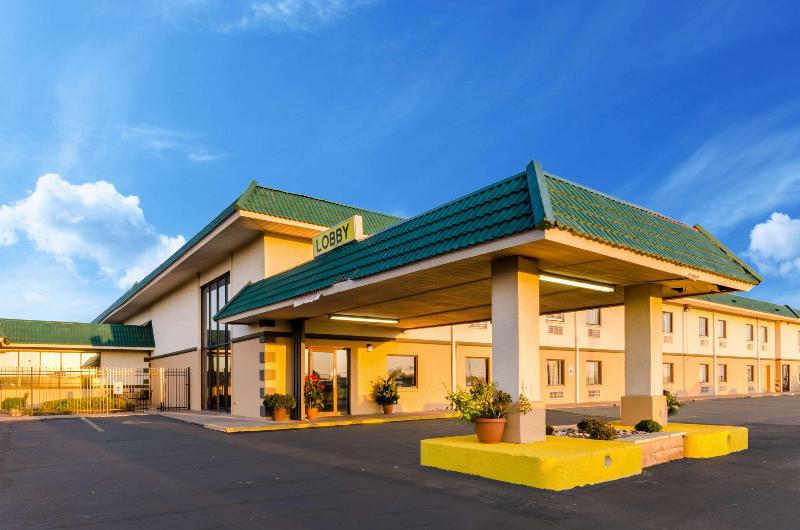 Quality Inn & Suites Salina West - photo 2