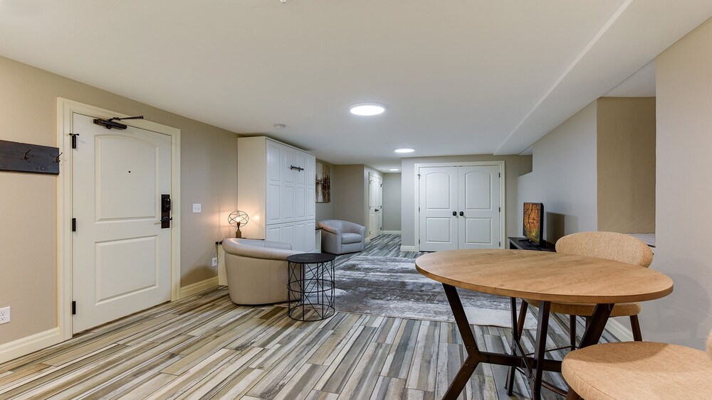 Stay Chateau Suite 2 — 4-Star Luxury Hotel in Minneapolis, United States