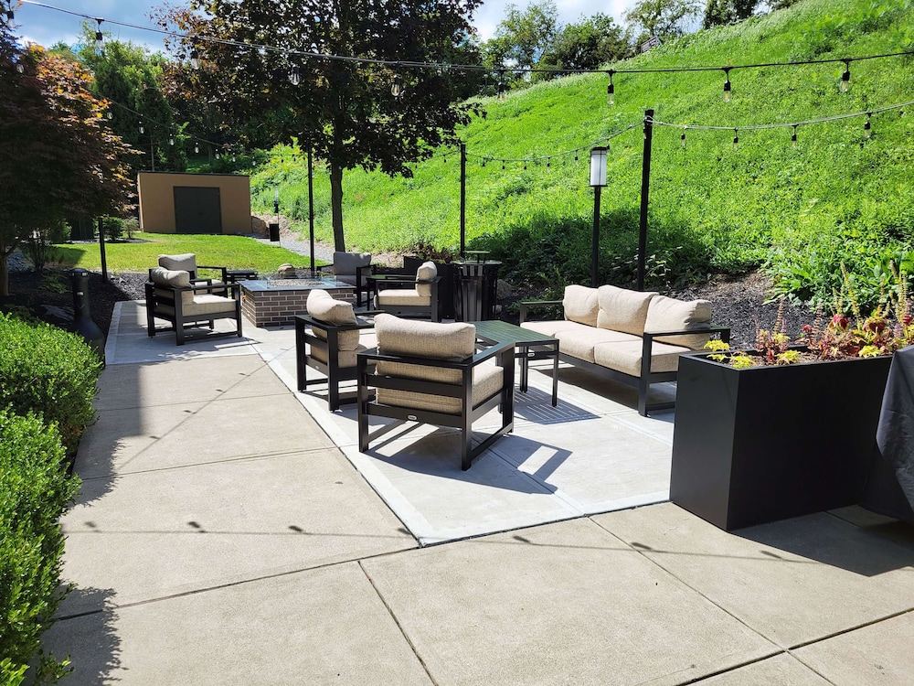 Hampton Inn Greensburg - photo 31