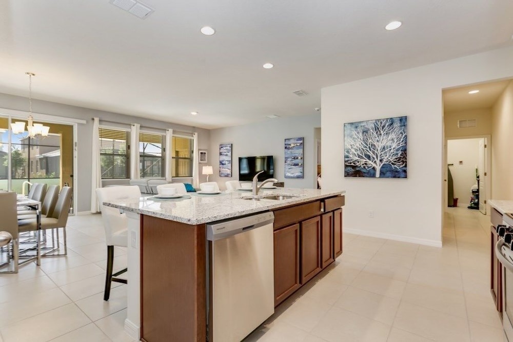 Amazing 7 Bedroom Solterra New Resort Home 7 Villa by Redawning - photo 21