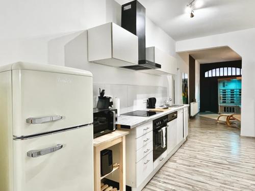 Wellness Apartment Sauna 3 Schlafzimmer 6 Personen Zentrum — 4-Star Luxury Hotel in Hannover, Germany
