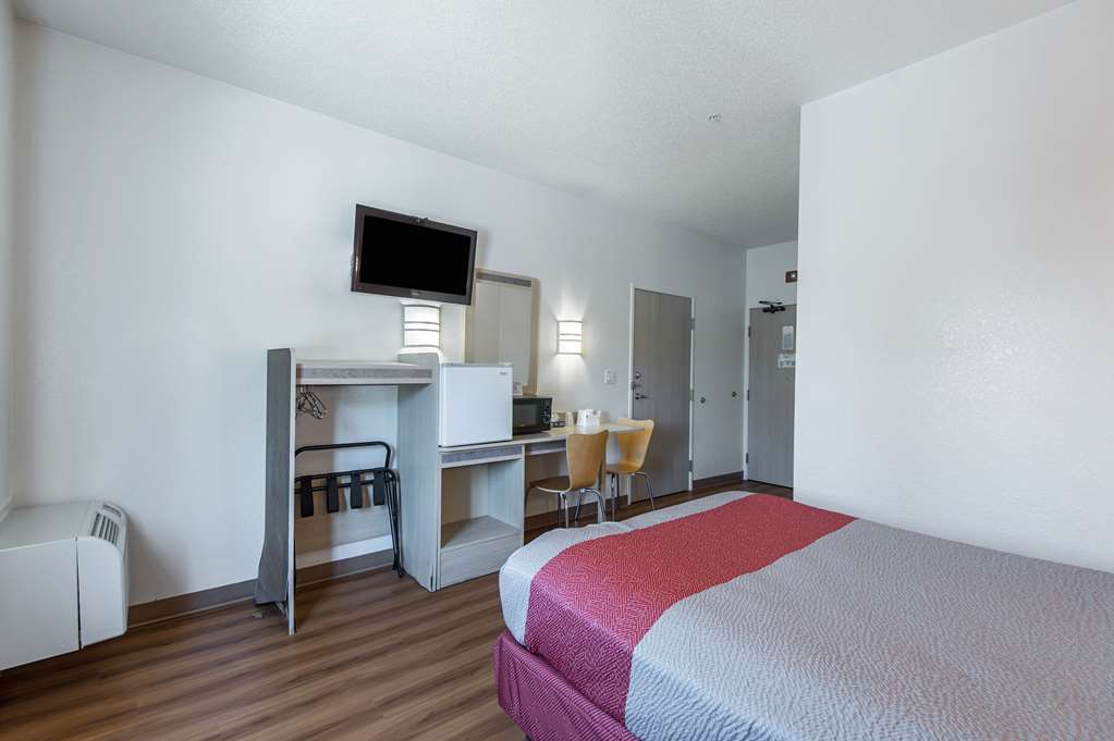 Motel 6 Junction City KS - photo 16