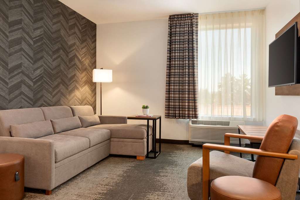 La Quinta Inn & Suites Santa Rosa Sonoma - photo 28