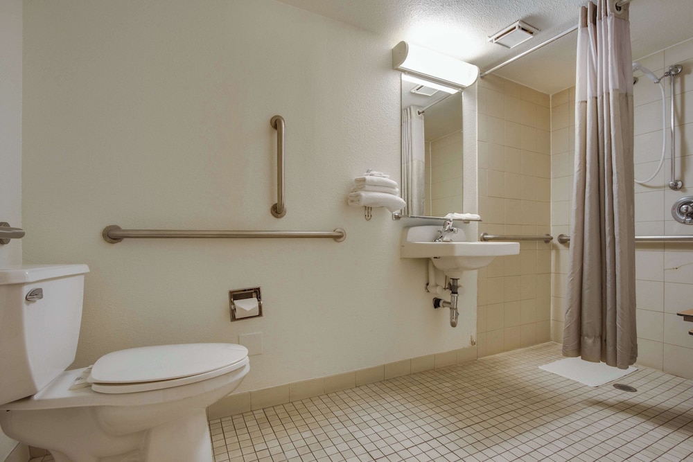 Motel 6 Tempe AZ Broadway ASU - photo 12