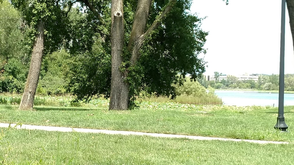 Super 8 by Wyndham Omaha Eppley Airport Carter Lake - photo 16