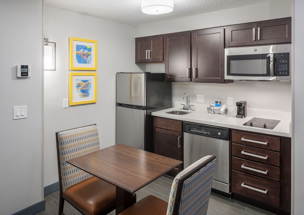 Hampton Inn & Suites Miami Doral Dolphin Mall - photo 21