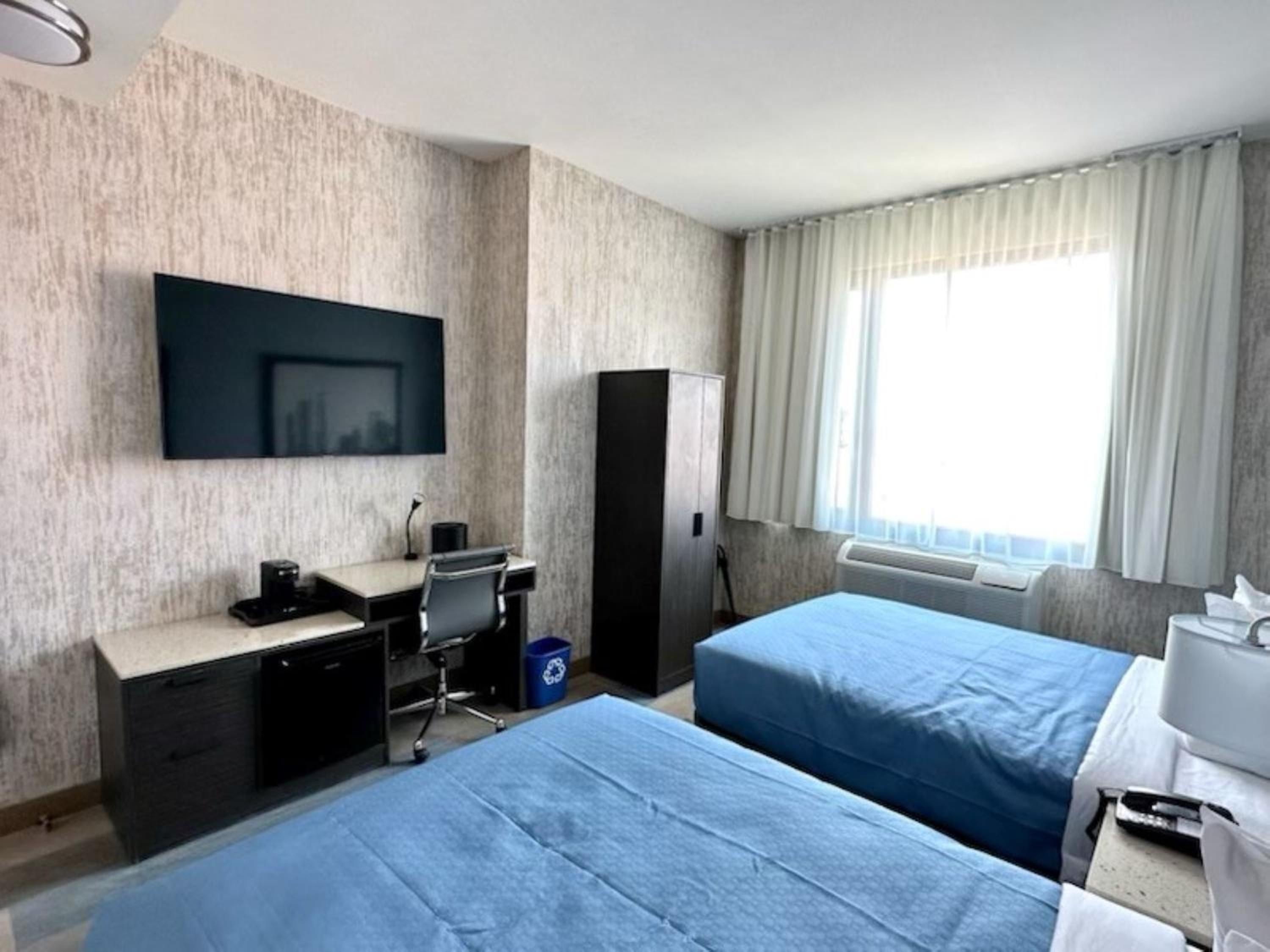 Super 8 by Wyndham Brooklyn Pennsylvania Ave - photo 12