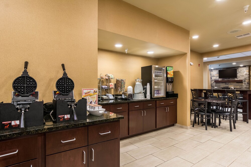 Cobblestone Hotel & Suites Harborcreek - photo 19