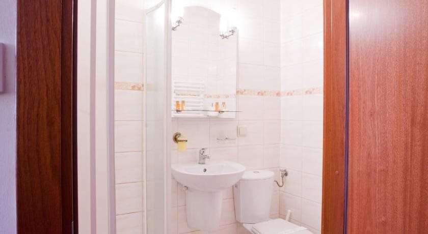 Hotel Trylogia — Zielonka — photo 2
