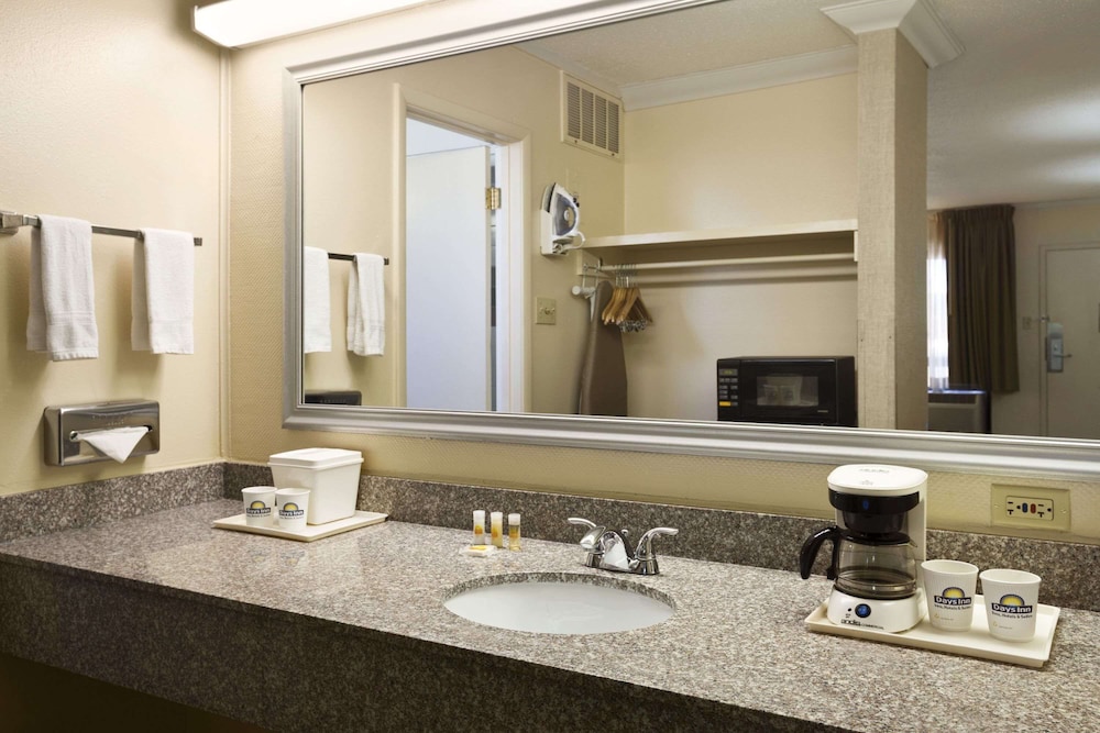 Days Inn & Suites by Wyndham Trinidad - photo 33