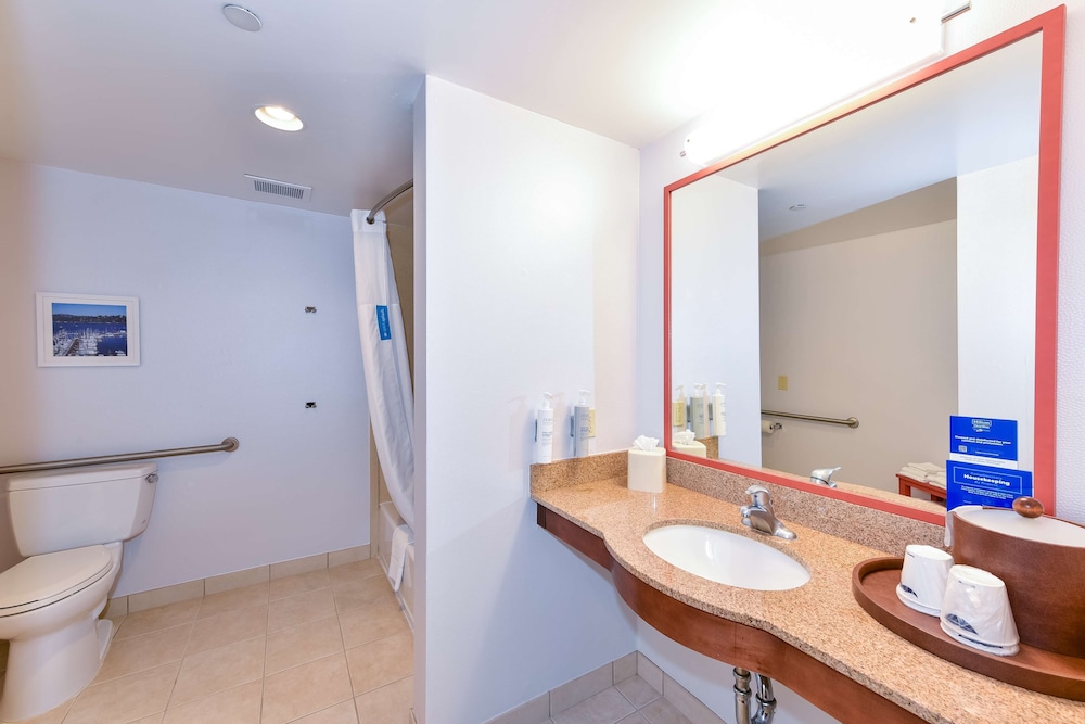 Hampton Inn & Suites Pittsburg CA - photo 57