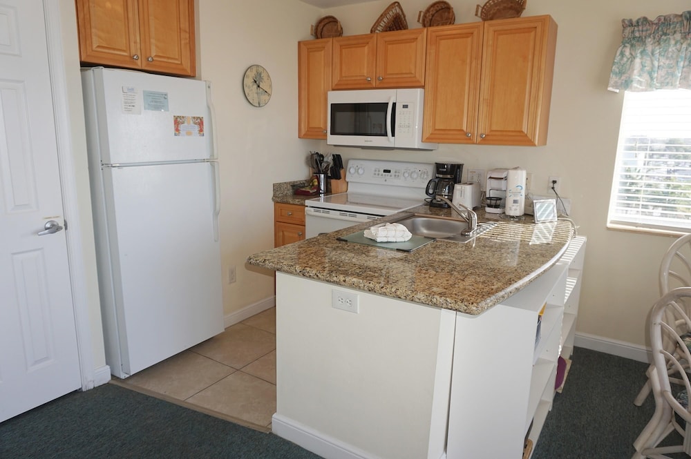 Boca Ciega Resort - photo 9