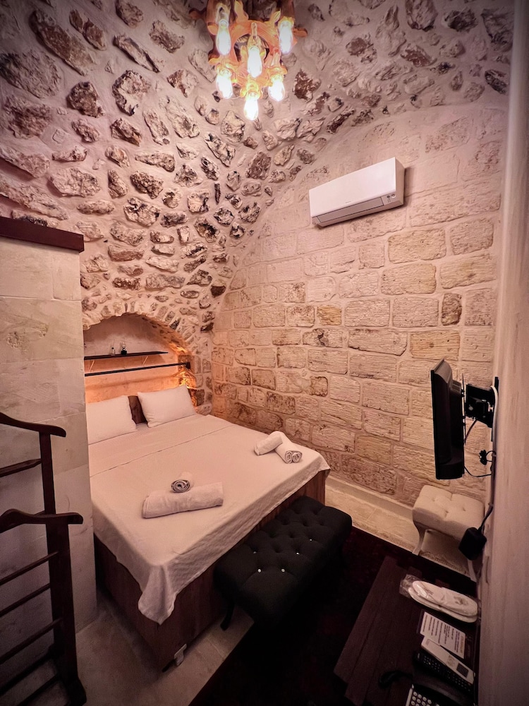 Şahmeran Otel Cafe Restoran — Midyat — photo 4