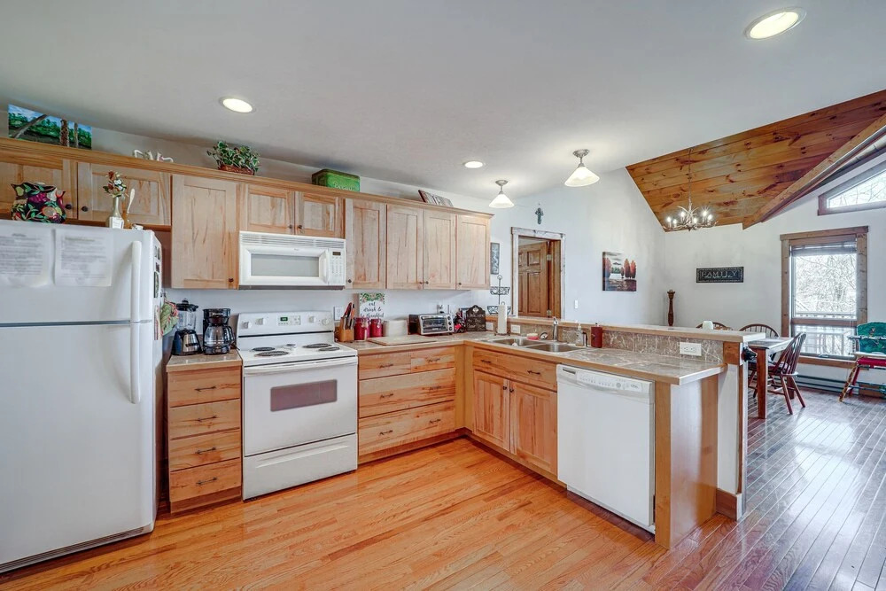 1 Mi to Beech Mtn Ski Resort: Cabin w Fire Pit - photo 11
