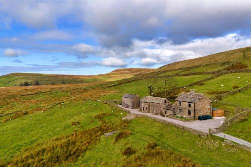 Finest Retreats End Barn at Blackclough Farm in Buxton, United Kingdom