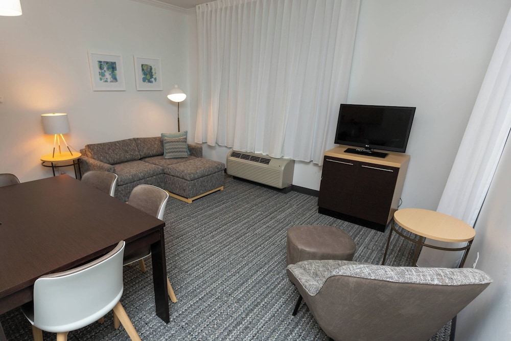 TownePlace Suites Bowling Green - photo 23