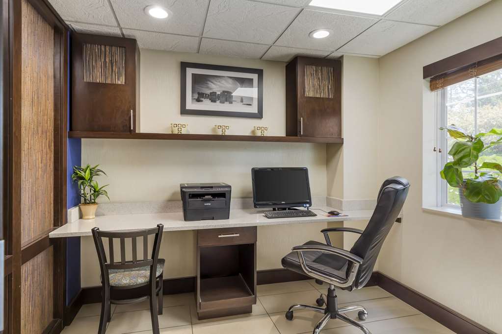 Best Western Plus Berkshire Hills Inn & Suites - photo 8
