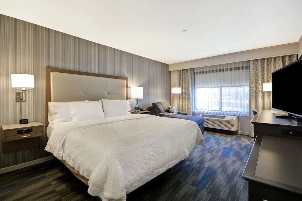 Hampton Inn & Suites Los Angeles Burbank Airport - photo 19