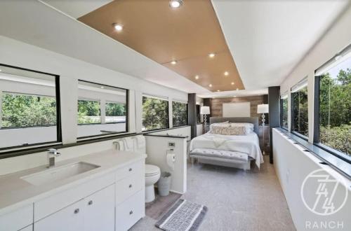 Studio 7744 Ranch Austin Venue and Rentals — 4-Star Luxury Hotel in Austin, United States