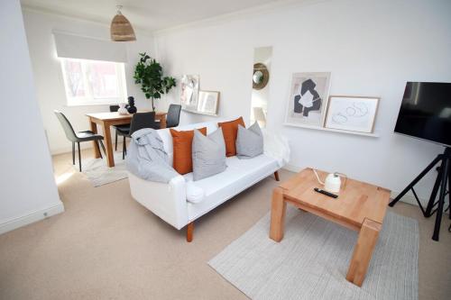 Alicia's House by Tŷ SA — 4-Star Luxury Hotel in Newport, United Kingdom