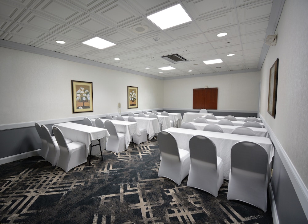 Holiday Inn Hazlet by IHG - photo 41