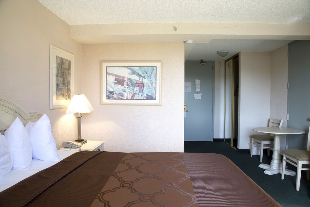 Consulate Hotel Airport Sea World San Diego Area - photo 8