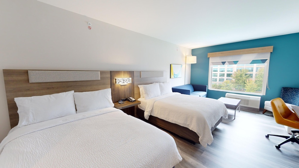 Holiday Inn Express & Suites Chicago Schaumburg an IHG Hotel - photo 12