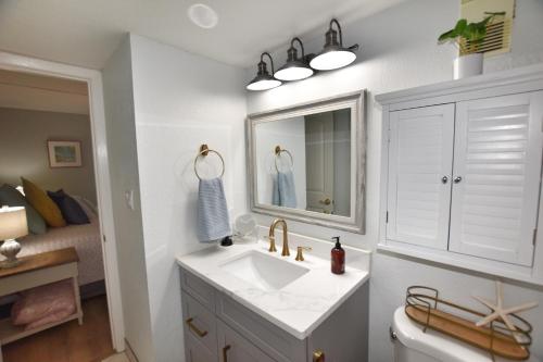 0407 Waters Edge Resort 1 Bedroom Condo by RedAwning - photo 22