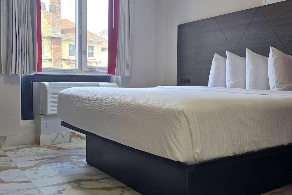 Ramada by Wyndham Brooklyn Empire Blvd - photo 8