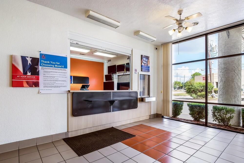 Motel 6 Houston North Spring - photo 26
