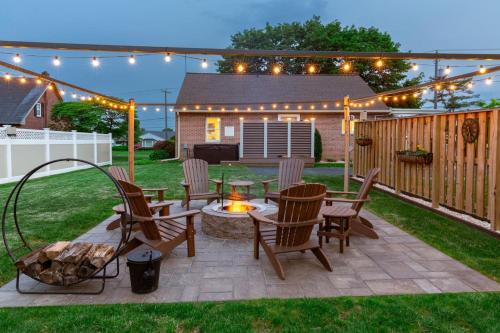 Amish Guest House hottub patio swing ebikes — 4-Star Luxury Hotel in Hattiesburg, United States