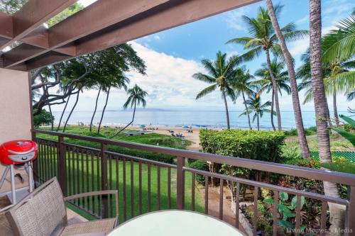 Spacious Beachfront Sleeps 6 Ocean Views in Kihei, United States