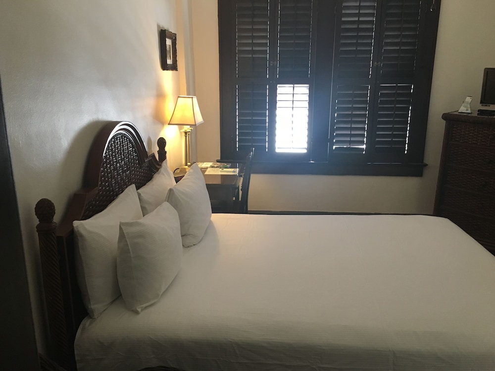 Park Plaza Hotel - photo 11