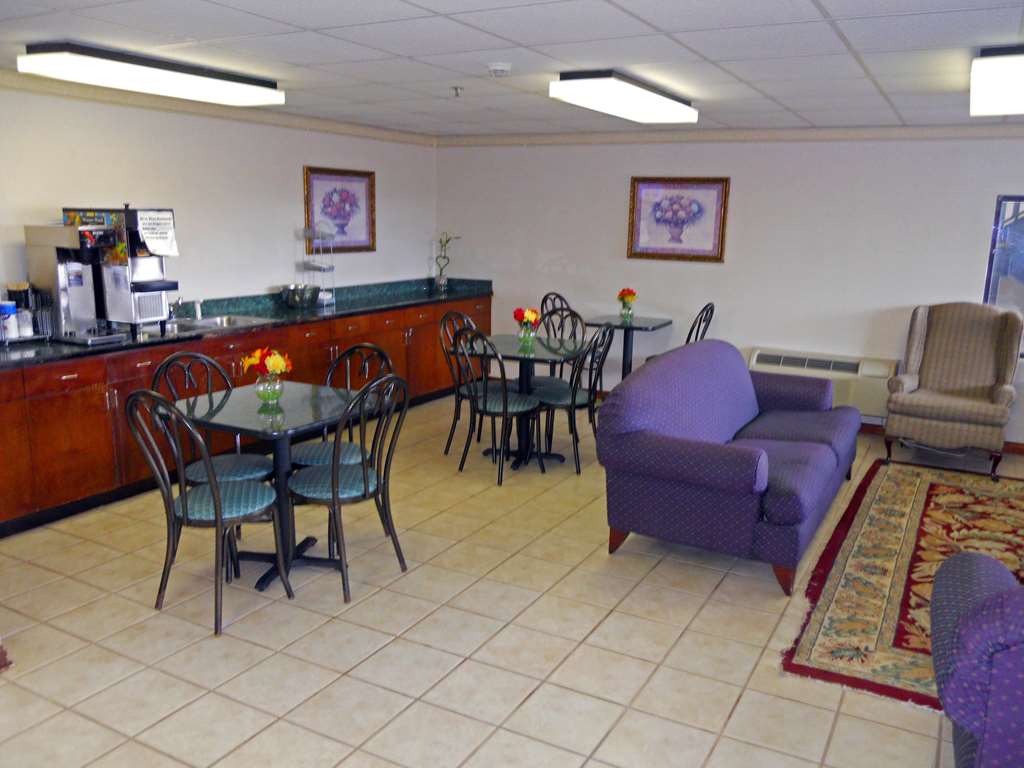 Americas Best Inn & Suites Decatur - photo 8