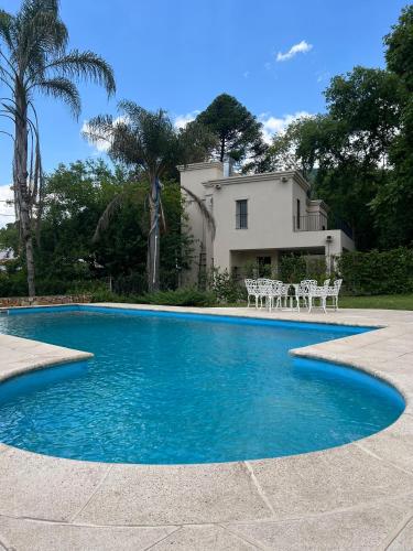 Al Puente y Palo Casa de Piedra — 4-Star Luxury Hotel in San Lorenzo, Argentina