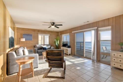 Oceanfront Getaway Ocean Views Fire Pit BBQ Beach Access