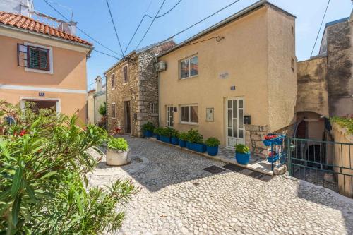 Apartment in Novi Vinodolski 45266 — 4-Star Luxury Hotel in Novi Vinodolski, Croatia