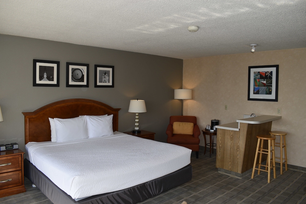 Inn At The Convention Center - photo 13