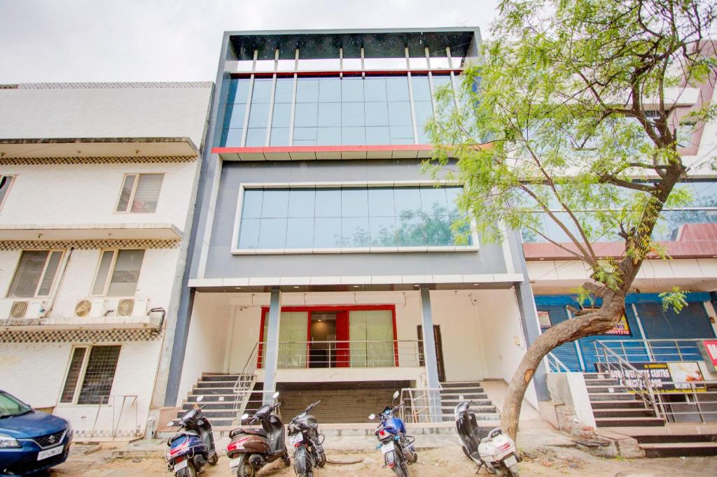 OYO 79846 Townhouse 292 Atal chowk Indirapuram Gha — 4-Star Luxury Hotel in Ghaziabad, India