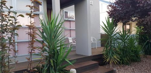 Maison de Chocolate — 4-Star Luxury Hotel in Broken Hill, Australia