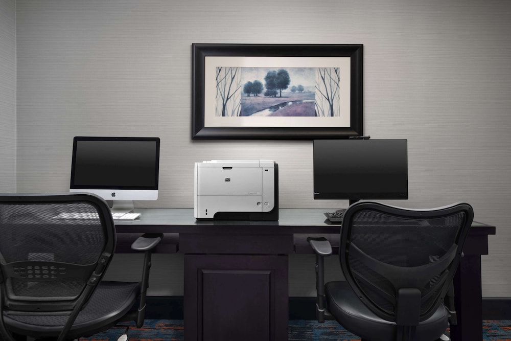 Hampton Inn Russellville - photo 53